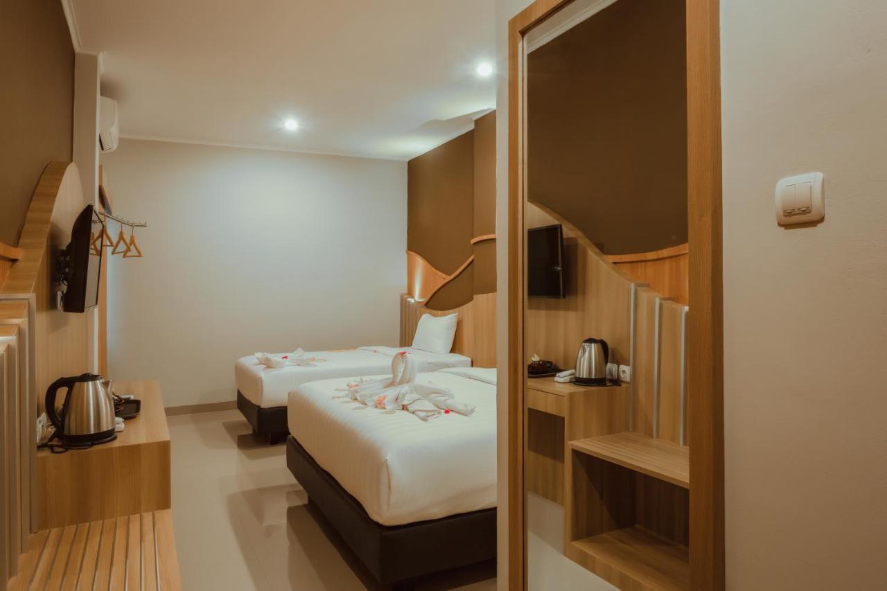 Panfila Hotel Kuta  エクステリア 写真
