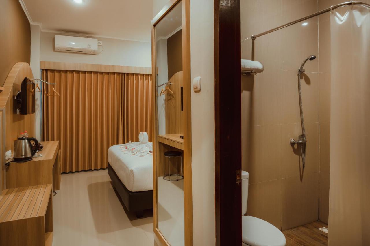 Panfila Hotel Kuta  エクステリア 写真