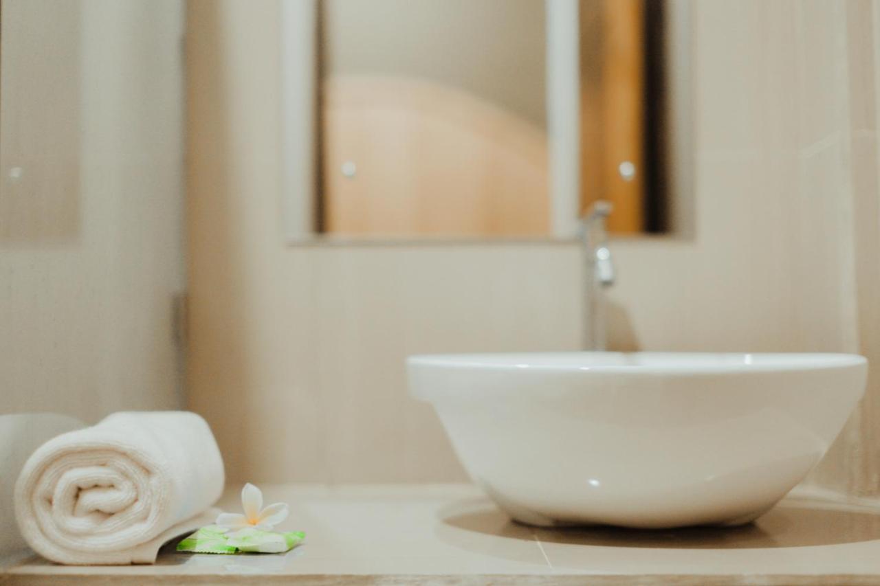 Panfila Hotel Kuta  エクステリア 写真